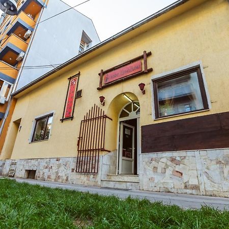 Hostel Laufer Novi Sad Exterior foto